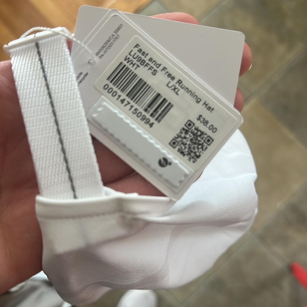 Lululemon Fast and Free Running Hat, Large-XLarge - Picture 3 of 4